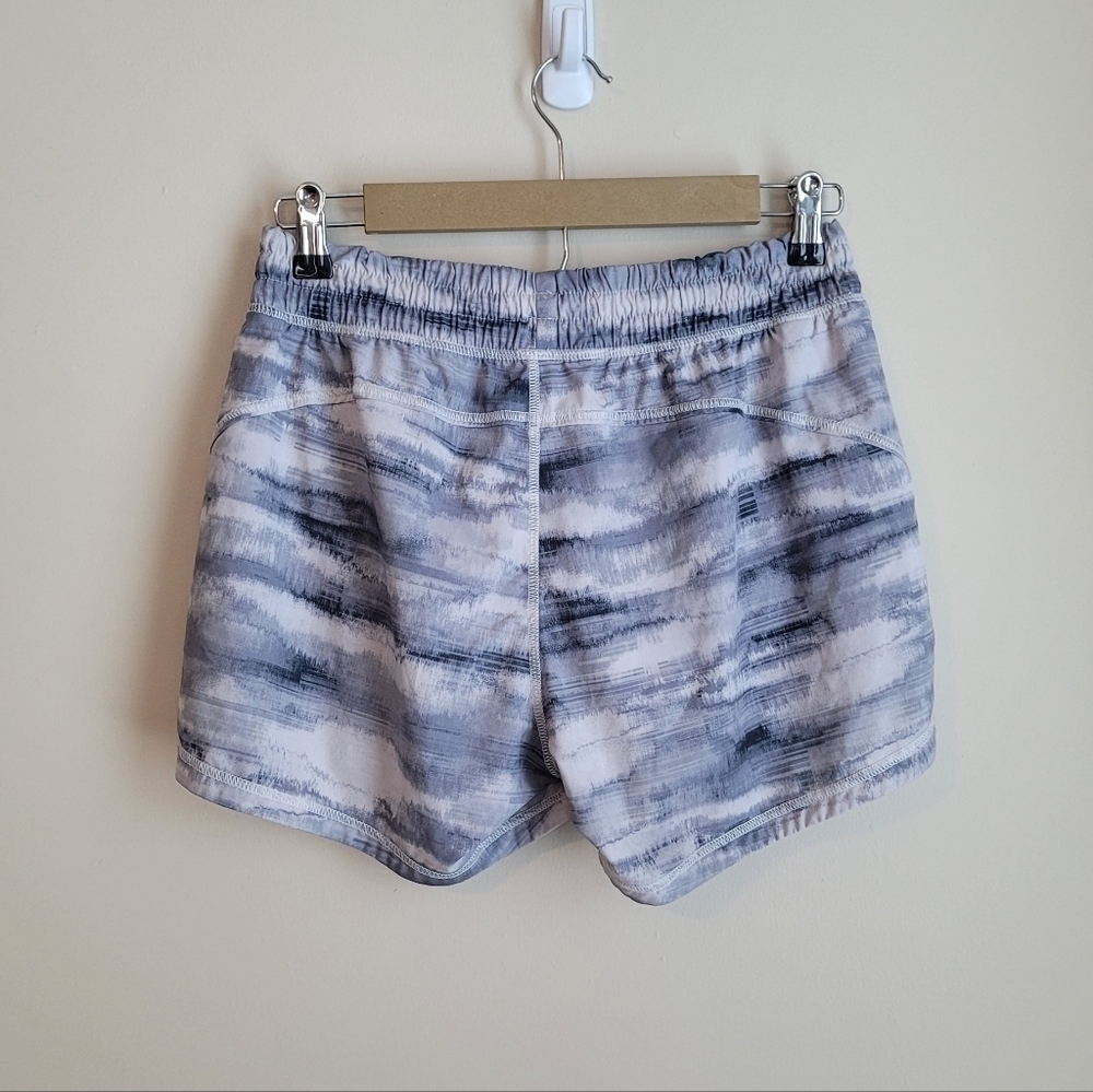 ATHLETA Gray Printed Running Shorts Size Small - Picture 5 of 11